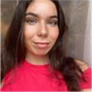 Diplômée en commerce international, j'ai travaillé 1 an en Australie. Je souhaite transmettre selon une approche personnalisée.