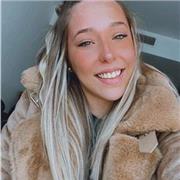 con mucha pasión para enseñar y compromiso con el desarrollo de los estudiantes. Siento que tengo una habilidad para crear un ambiente de aprendizaje inclusivo.