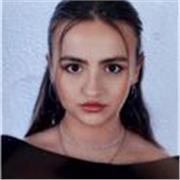 Profesora completamente bilingüe, joven de inglés para todas las edades y niveles