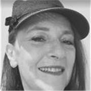 Professeur de costumes historiques et preparation des dossiers de sélection