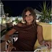 Posso aiutarti ad imparare inglese online. Ho insegnato per anni e amo conoscere gente ed aiutarli a migliorare la lingua