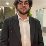 Laureato in lettere moderne, laureando in filologia moderna