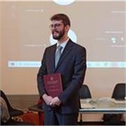 Laureato in Scienze dei Beni Culturali storico-artistici impartisce lezioni di Storia dell'arte