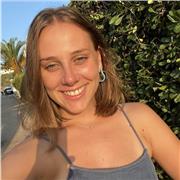 Profesora de primaria y DBH, con experiencia de clases particulares.