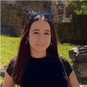 Estudiante de Farmacia, apta para da todas las asignaturas de primaria y asignaturas científicas de la eso y bachillerato.
