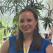 Profesora estadounidense con experiencia en primaria, secundaria (+ edades 5-18)