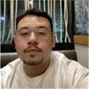 Professor de Inglês com experiência em aulas online e presenciais. Aulas focadas em comunicação