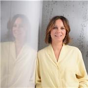 Yogalehrerin für Yin & Vinyasa, alle Level willkommen