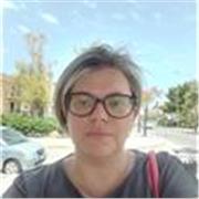Laureanda e di madre lingua rumena impartisco lezioni