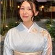 Profesora nativa de japonés en Valencia, con formación en la enseñanza del japonés.