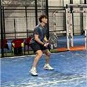 Profesor de pádel por la Federación Madrileña de Pádel. Estudiante de 3 curso de Ciencias de la Actividad Física y Deporte (UPM)