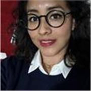 Maestra de ciencias con experiencia con jóvenes