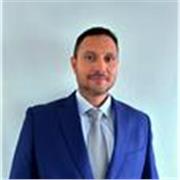 Profesor de español con conocimiento de inglés y portugués