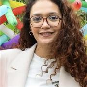 Dedicated English Tutor Helping Students Improve Communication and Confidence