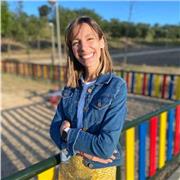 Preparo las clases de acuerdo a las necesidades de cada alumno, como también de cada institución. Mi objetivo es que el aprendizaje sea un proceso innovador, creativo y motivador.
