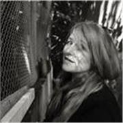 Very experienced drawing and painting tutor, specialising in engendering curiosity and confidence in both beginners and returners,