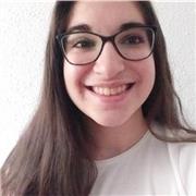 Profesora de lengua y literatura imparte clases a niños de cualqueir edad