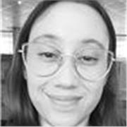 Correctora de textos y tutora de español con experiencia en enseñanza particular y voluntariado en el extranjero