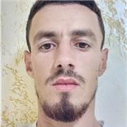 لدي شغوف في أن أنقل إلى الآخرين كل ما تعملمته من مهارات ومعاريف بكل صدق وأمانة .