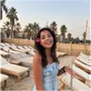 Ragazza madrelingua spagnola, spartisce lezione di spagnolo e conversazione