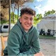 Estudiante de universidad con ganas de enseñar a niños/as de manera entusiasta y divertida. Daría clases desde infantil a la ESO.