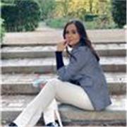 Chica joven con Bachillerato de Humanidades y actualmente en la carrera de Filología Hispánica, dispuesta a dar clase a gente de la ESO o de Bachillerato