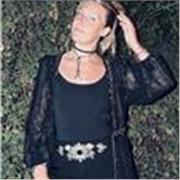 Soy Trabajadora Social y cuento con el Tramo de Formación Docente y Pedagógico. Tengo titulo habilitante para dar Sociologia, etc