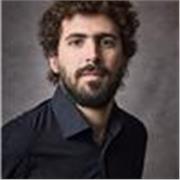 Doy clases particulares de Guitarra y Composicion. Llevo 2 décadas en el ejercicio profesional de la composición e interpretación, cuento con un Máster en Composición para Medios Audiovisuales y basta experiencia en la docencia