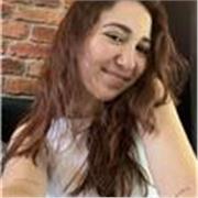Profesora de sociología e inglés con pre y pos grado en Sociología, estudios de género y demografía.