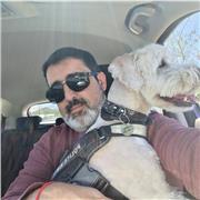 Músico de larga trayectoria en la zona ofrece clases de introducción a la música, guitarra y canto. Apta para todas las edades