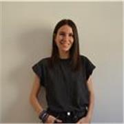 Profesora de Historia para Secundaria y Bachillerato, comprometida con hacer la historia comprensible, interesante y útil