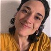 Soy profesora de yoga y pilates con formación especializada en ambas disciplinas