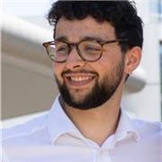 Offro lezioni a ragazzi delle superiori, ragazzi delle medie e bambini delle elementari . Per analisi uno anche a ragazzi dell'uni