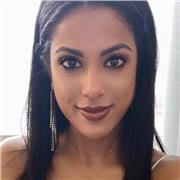 Profesora con certificados Proficiency y Advanced, 8 años de experiencia en Kids&Us y preparación para First y Advanced