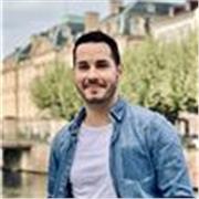 Enseignant expérimenté et pédagogue en Activités Physiques et Sportives, je propose des cours 100% individualisés en ligne.