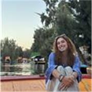 Profesora de inglés con experiencia, he trabajado y dado clases en Estados Unidos. Cuento con un nivel C2 certificado