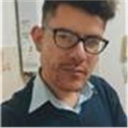 Profesor de Historia Argentina, imparte clases para alumnos universitarios