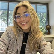 Ich biete Spanischunterricht an und helfe bei Hausaufgaben, Hausarbeiten, Referate und Übersetzungen. Ich halte mich für eine sehr einfühlsame, emphatische und offene Person, ich akzeptiere alle Altersgruppen :) 
Erfahrung mit Deutschunterricht in Kolumb