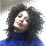 Avvocato civilista impartisce lezioni di diritto civile per studenti di scuola superiore e/o universitari