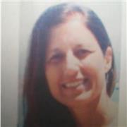 Insegnante elementare amante dei bambini e degli adolescenti