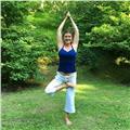 Profesora de yoga con más de 20 años de experiencia ofrece clases de yoga en málaga, zona axarquia