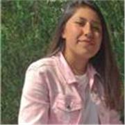 Estudiante de pedagogia, impartiendo su inicio de educacion basica a niños de prescolar y primaria