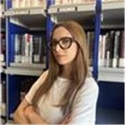 I compiti sembrano troppo difficili? Falli insieme a me, un sorriso li renderà più facili!