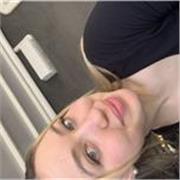 Laurenda in scienze dell’educazione. Diplomata in maturità linguistica con massimo dei voti