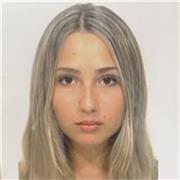 Studentessa dotata di certificazione C1 offre lezioni a ragazzi di suola elementare, media o superiore