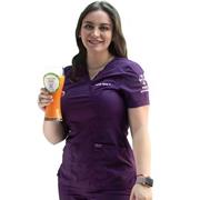 Nutricionista educando, capacitando a futuros profesionales y público consciente