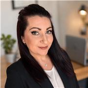 I’m an experienced marketing professional and business owner offering practical, real-world marketing tutoring for students.