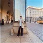 Are you looking for privat lessons of Romanian language? I can help you with that! Just contact me ;)