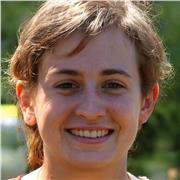 Mathe Master Student gibt Nachhilfe für Studenten