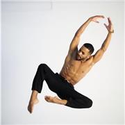 Profesor cubano de danza en varios estilos como : salsa, Rumba, reggaeton internacional, danza moderna y contemporánea, técnica de danza moderna cubana
